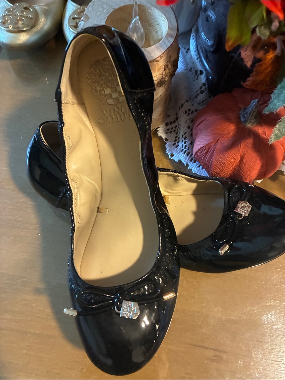 Vionic Black Patent Ballet Flats with Decorative Bow Accent